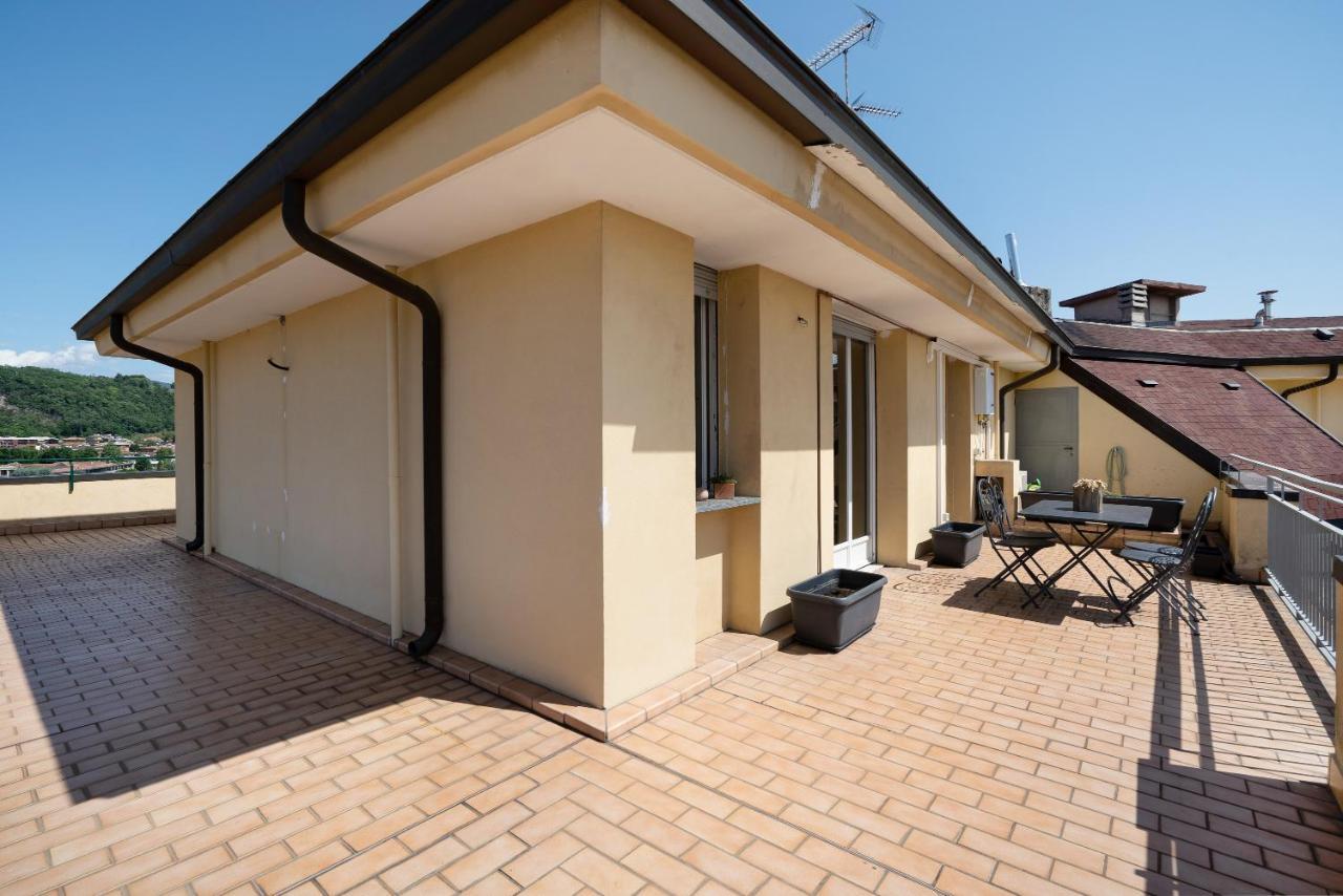 La Casa Del Riccio Lägenhet Arona Exteriör bild