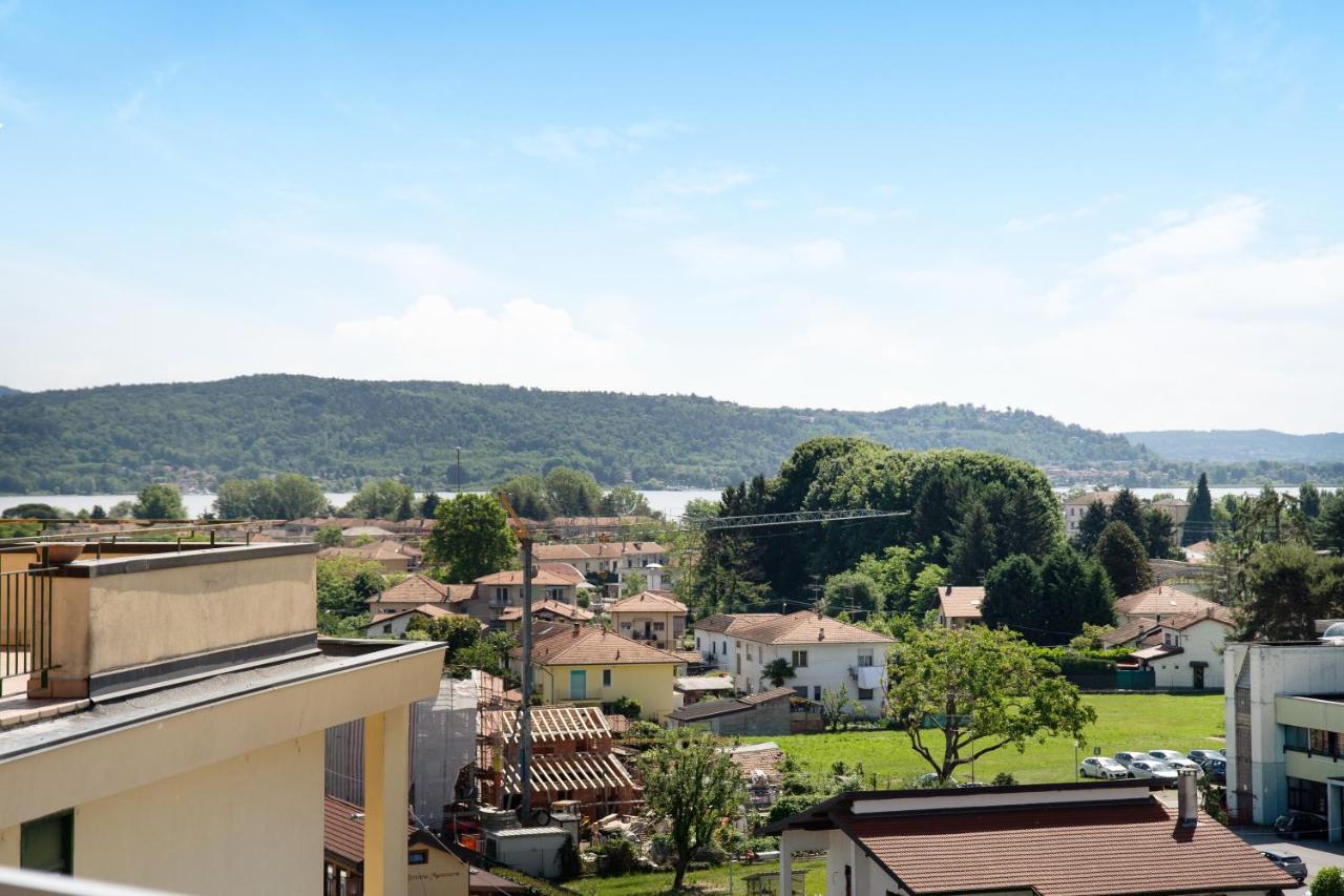 La Casa Del Riccio Lägenhet Arona Exteriör bild